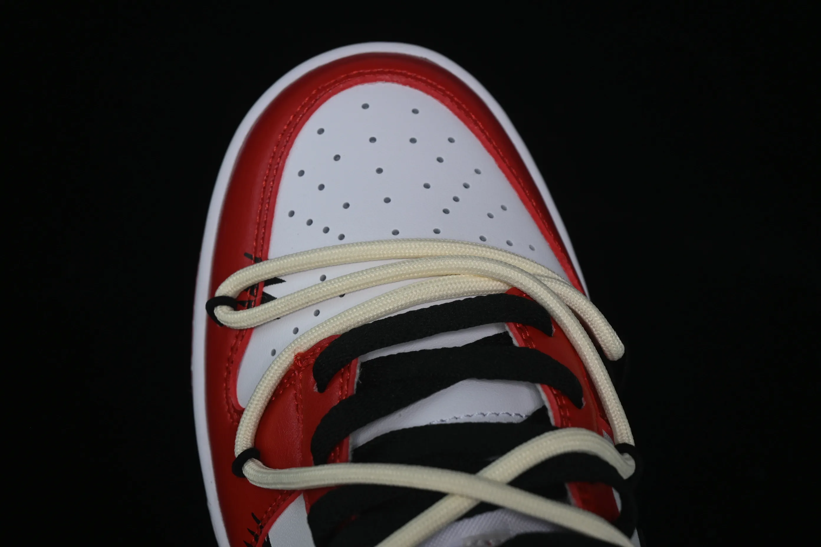 All categories Nk SB Dunk Series Nk SB Dunk Low High-end customized low-top sneakers Nike SB Dunk Low white black red strap low-top casual sneakers DD1391-602